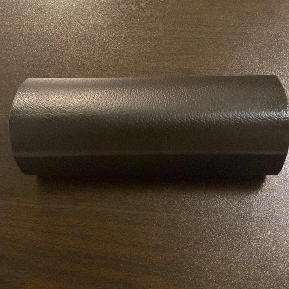 Burberry Sunglasses Case in pristine condition.  No call outs. - Picture 3 of 6